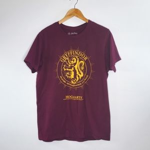 CLOSET CLOSING! Harry Potter • Gryffindor Crest Tee